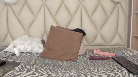 ZAMIRA online show from December 26, 2024, 1:32 pm