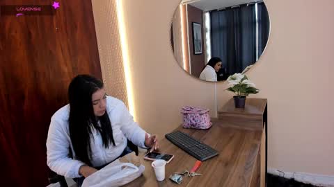 Snapshot of zara_andersson chatting on September 11, 2025, 12:27 pm Zara online show from September 11, 2025, 12:27 pm