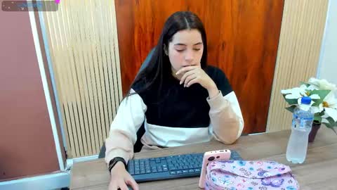 Snapshot of zara_andersson chatting on September 22, 2025, 12:40 pm Zara online show from September 22, 2025, 12:40 pm