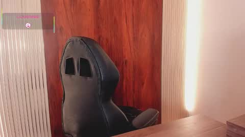 Snapshot of zara_andersson chatting on November 13, 2025, 1:43 pm Zara online show from November 13, 2025, 1:43 pm