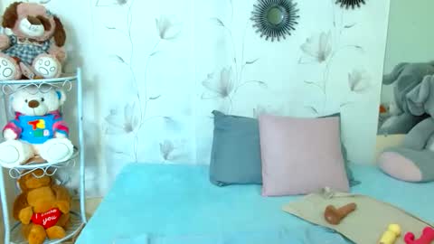 Snapshot of zara_cute18 chatting on November 10, 2025, 12:15 pm Zara online show from November 10, 2025, 12:15 pm