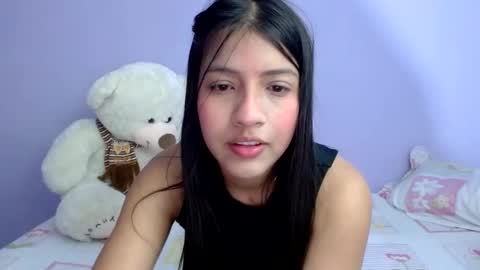 Snapshot of zara_cute18 chatting on November 17, 2025, 12:22 pm Zara online show from November 17, 2025, 12:22 pm