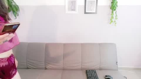Snapshot of zara_fire chatting on July 4, 2026, 9:21 pm zara_fire online show from July 4, 2026, 9:21 pm