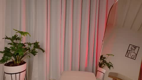 Snapshot of zara_nova chatting on February 17, 2026, 1:02 am Zara Nova online show from February 17, 2026, 1:02 am