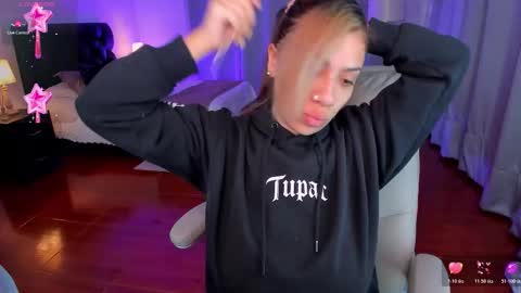 Snapshot of zara_wolf chatting on February 4, 2026, 11:05 am ZARAPVT IS OPEN online show from February 4, 2026, 11:05 am