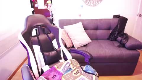 Zarabby online show from November 12, 2025, 6:52 pm