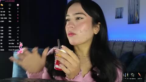 zaradames_ online show from November 7, 2025, 2:44 am