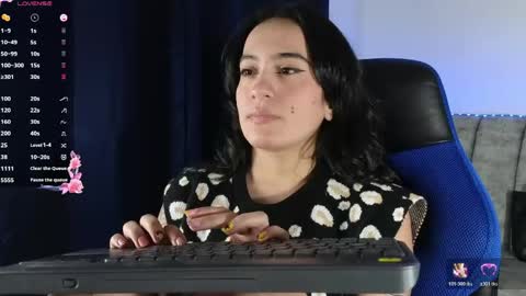 zaradames_ online show from June 5, 2026, 1:34 am