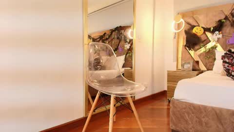 Zarah Andrews online show from October 16, 2025, 12:06 pm