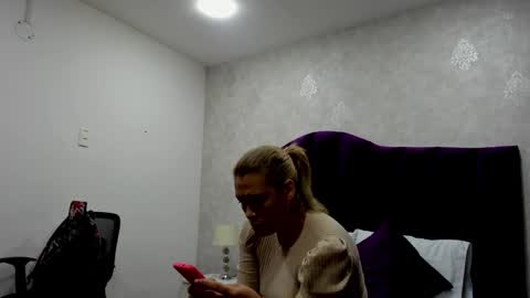 Zarah Andrews online show from January 6, 2026, 12:09 pm