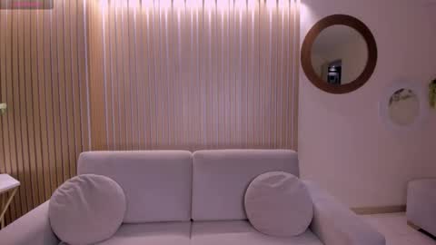 Zara  online show from December 21, 2025, 3:57 am