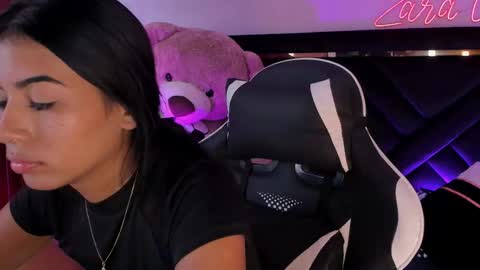 Zara Lim  online show from September 28, 2025, 6:02 pm