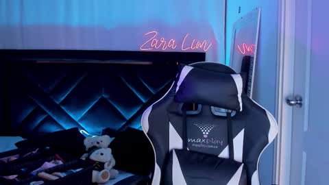 Snapshot of zaralim chatting on November 14, 2025, 3:11 pm Zara Lim online show from November 14, 2025, 3:11 pm