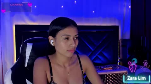 Snapshot of zaralim chatting on December 3, 2025, 9:02 pm Zara Lim online show from December 3, 2025, 9:02 pm