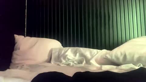 zarayaa_v online show from May 16, 2026, 6:43 am