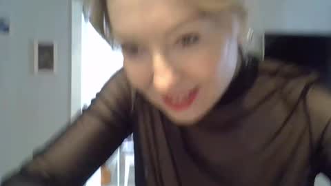 Zarina Swift online show from April 15, 2026, 4:52 am