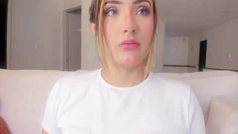 zarirosse online show from November 25, 2025, 2:06 pm