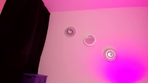 Zaritha Li online show from October 6, 2025, 10:23 am