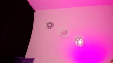 Zaritha Li online show from November 5, 2025, 10:26 am