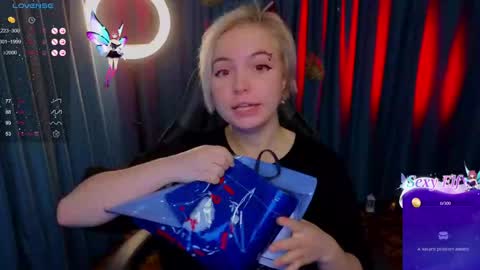 Snapshot of zelda_1 chatting on December 29, 2024, 12:45 pm Zelda online show from December 29, 2024, 12:45 pm