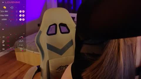 Snapshot of zelda_1 chatting on October 12, 2025, 7:35 pm Zelda online show from October 12, 2025, 7:35 pm