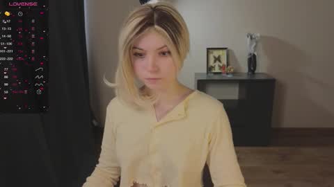 Snapshot of zelda_1 chatting on November 4, 2025, 8:35 am Zelda online show from November 4, 2025, 8:35 am