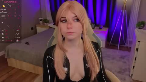 Snapshot of zelda_1 chatting on November 16, 2025, 6:57 pm Zelda online show from November 16, 2025, 6:57 pm