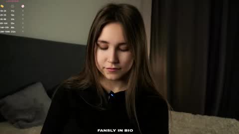 Emilia online show from October 24, 2025, 1:24 am