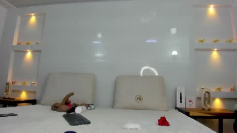 Snapshot of zenda_evans chatting on September 25, 2025, 4:27 am Zenda Evans online show from September 25, 2025, 4:27 am