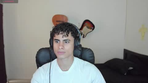 Snapshot of zenhzu chatting on November 5, 2025, 1:33 pm zenzhu online show from November 5, 2025, 1:33 pm