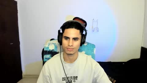 zenzhu online show from January 13, 2026, 5:13 am