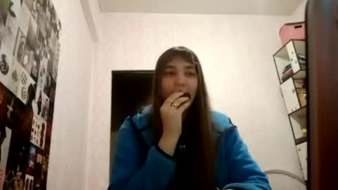 zeniabrossoit online show from May 25, 2026, 1:50 pm