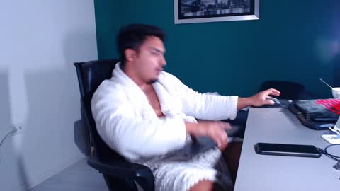 Snapshot of zenobaro chatting on February 5, 2025, 3:52 pm zenobaro online show from February 5, 2025, 3:52 pm