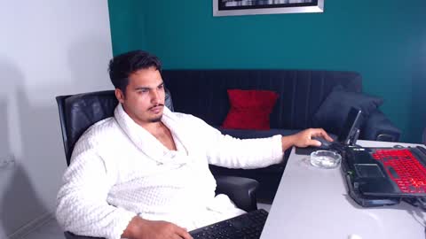 Snapshot of zenobaro chatting on February 6, 2025, 4:25 pm zenobaro online show from February 6, 2025, 4:25 pm