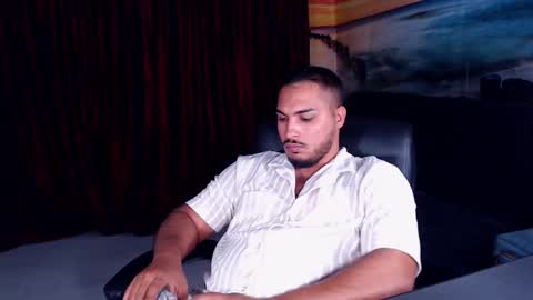 Snapshot of zenobaro chatting on September 20, 2025, 8:10 pm zenobaro online show from September 20, 2025, 8:10 pm