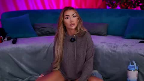 Snapshot of zenydaxbelle chatting on October 4, 2025, 11:41 am Zenyda online show from October 4, 2025, 11:41 am