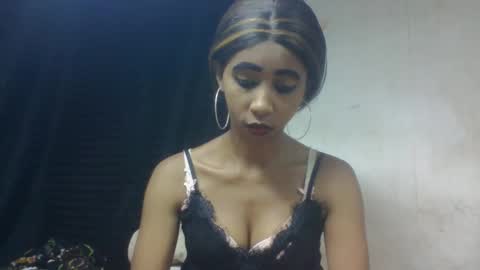 zeolineess online show from October 18, 2025, 3:57 pm