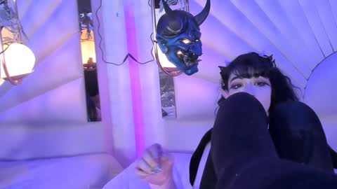    online show from December 8, 2024, 5:22 pm