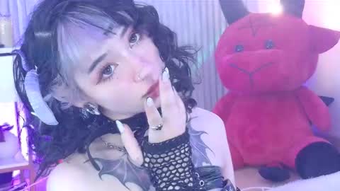    online show from November 25, 2025, 3:12 pm