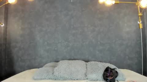 ZEPHYRA ANGELS online show from December 3, 2025, 2:41 am