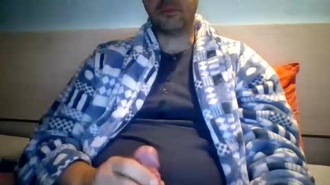 Snapshot of zeus00811 chatting on December 5, 2024, 6:43 am zeus online show from December 5, 2024, 6:43 am