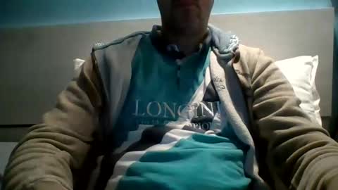 Snapshot of zeus00811 chatting on October 4, 2025, 4:43 am zeus online show from October 4, 2025, 4:43 am
