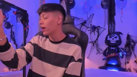 zeus_blaze online show from October 14, 2025, 4:24 am