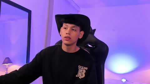 zeus_blaze online show from November 4, 2025, 7:29 am