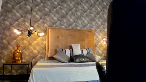 zeus online show from January 4, 2025, 7:34 pm