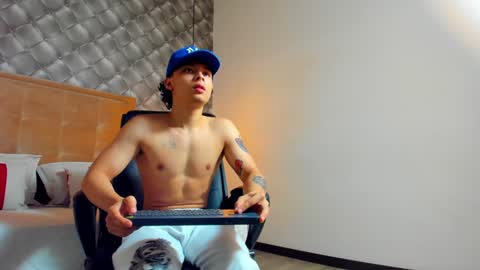 zeus online show from January 8, 2025, 8:39 pm