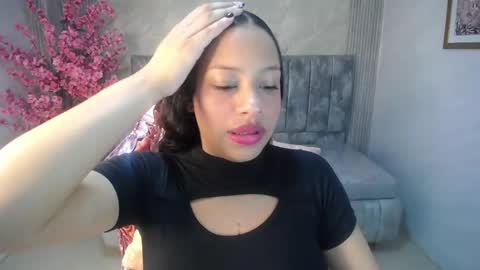 Snapshot of zhara_rose_sub chatting on January 8, 2025, 3:08 am Zhara online show from January 8, 2025, 3:08 am