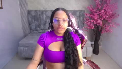 Snapshot of zhara_rose_sub chatting on September 18, 2025, 4:14 am Zhara online show from September 18, 2025, 4:14 am