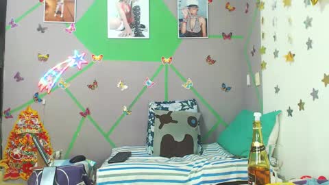 Snapshot of zharick_smithx chatting on January 1, 2025, 4:07 am zharick online show from January 1, 2025, 4:07 am