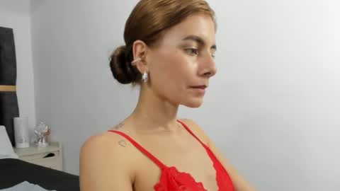 Snapshot of ziataylor chatting on February 16, 2025, 10:32 pm ziataylor online show from February 16, 2025, 10:32 pm